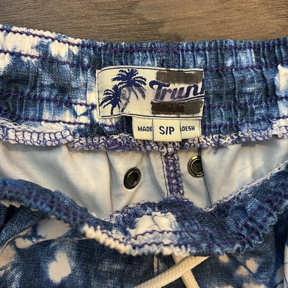 Men’s swimsuit bundle - small - Picture 6 of 9